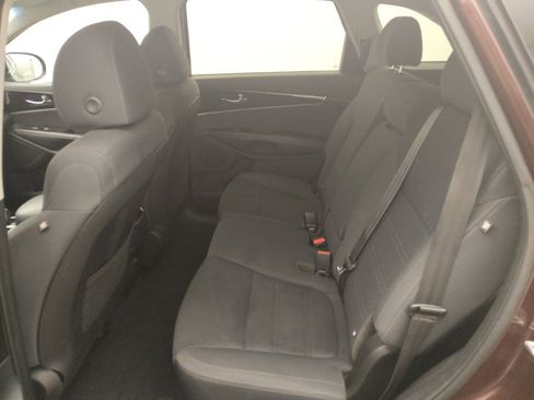 Used 2019 Kia Sorento S AWD/4WD image 18