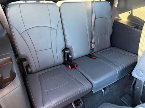 Used 2024 Buick Enclave Premium image 11