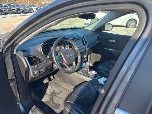 Certified 2019 Jeep Cherokee Latitude Plus image 6