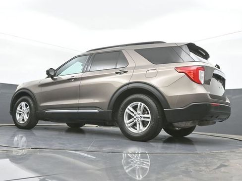 Used 2021 Ford Explorer XLT RWD image 39