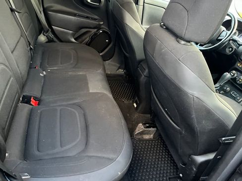 Used 2017 Jeep Renegade Altitude image 25