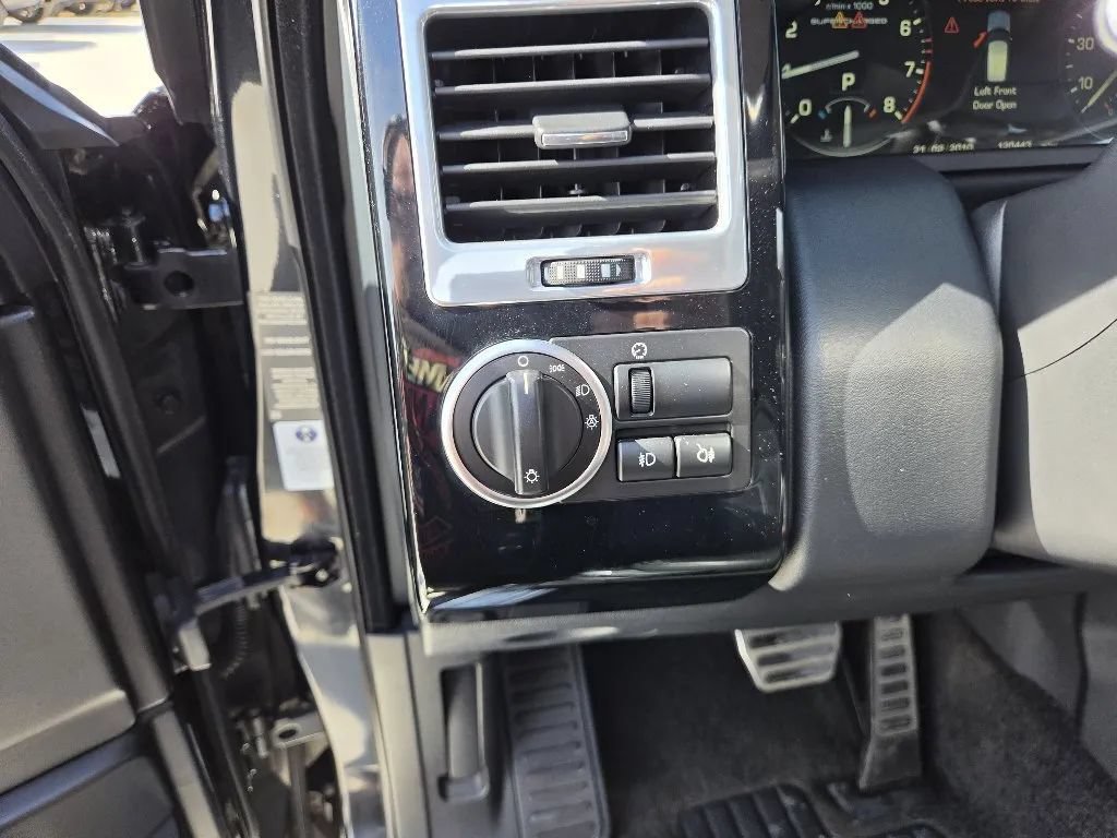 Used 2012 Land Rover Range Rover Supercharged AWD/4WD image 28