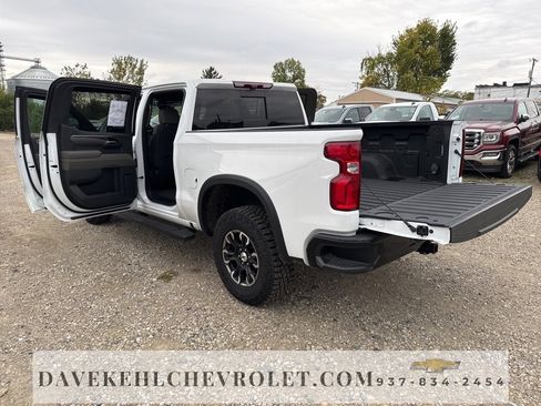 Used 2023 Chevrolet Silverado 1500 ZR2 w/ Technology Package image 31