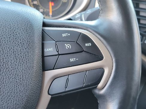 Used 2018 Jeep Cherokee Limited FWD image 42