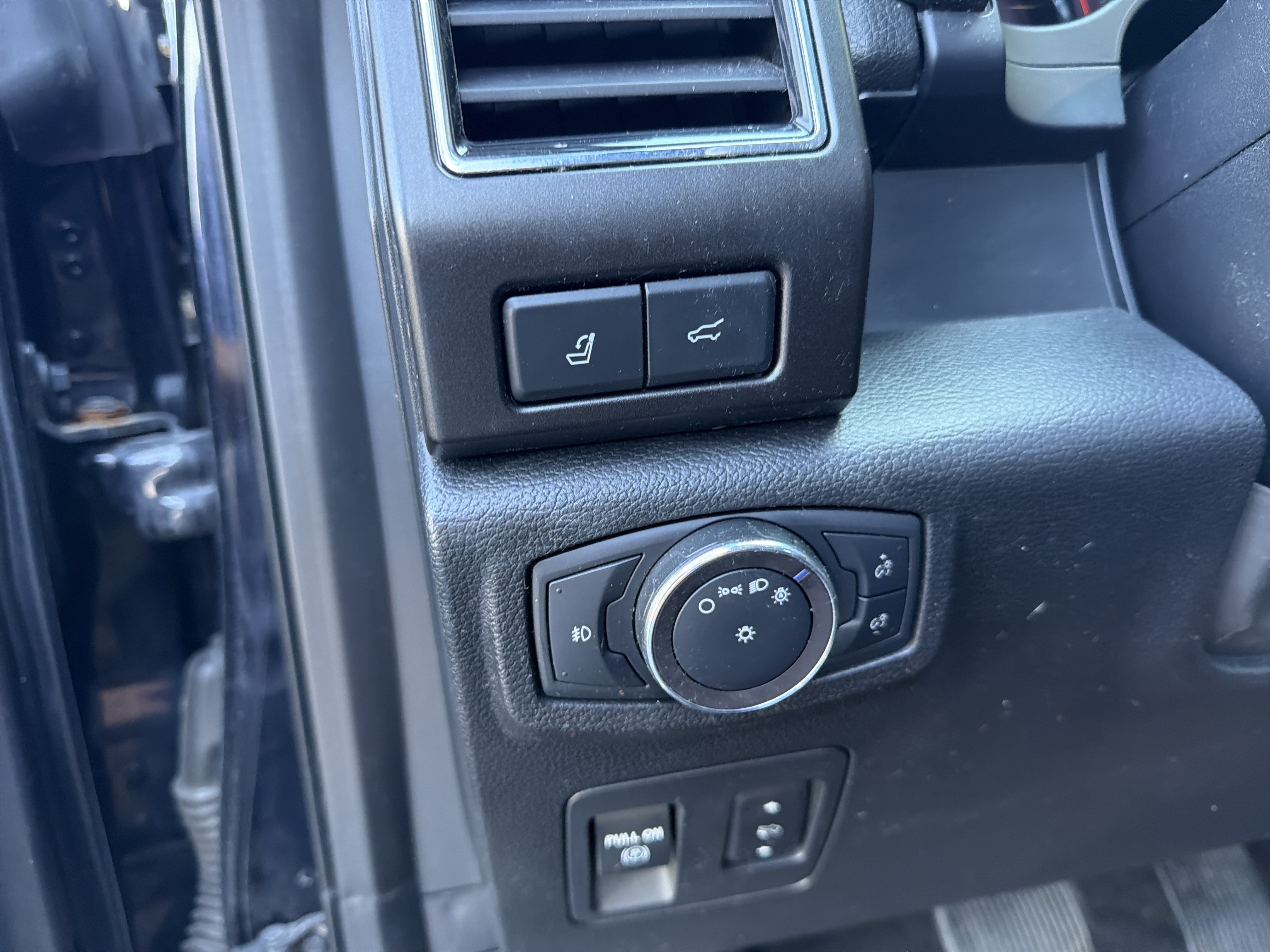 Used 2019 Ford Expedition Max Limited AWD/4WD image 28