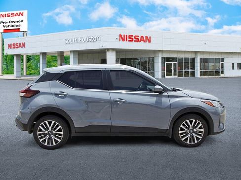Certified 2024 Nissan Kicks SV FWD image 5