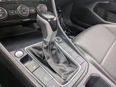 Used 2024 Volkswagen Jetta SE image 12