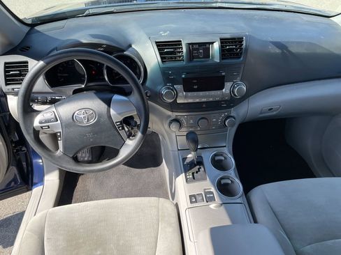 Used 2012 Toyota Highlander 4WD w/ Tech Pkg image 15