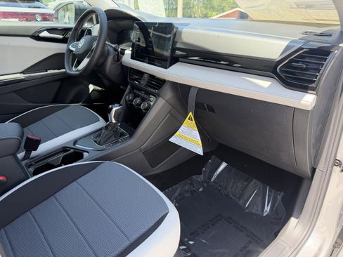 New 2026 Volkswagen Taos S FWD image 11