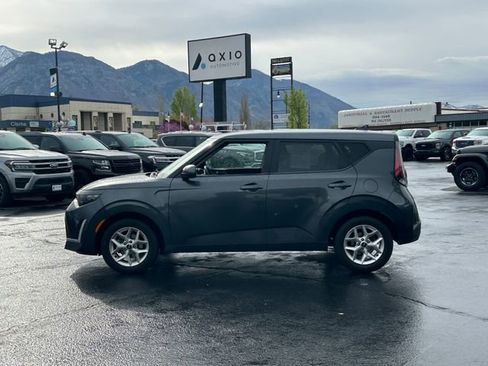 Used 2023 Kia Soul LX w/ Option Group 015 FWD image 7