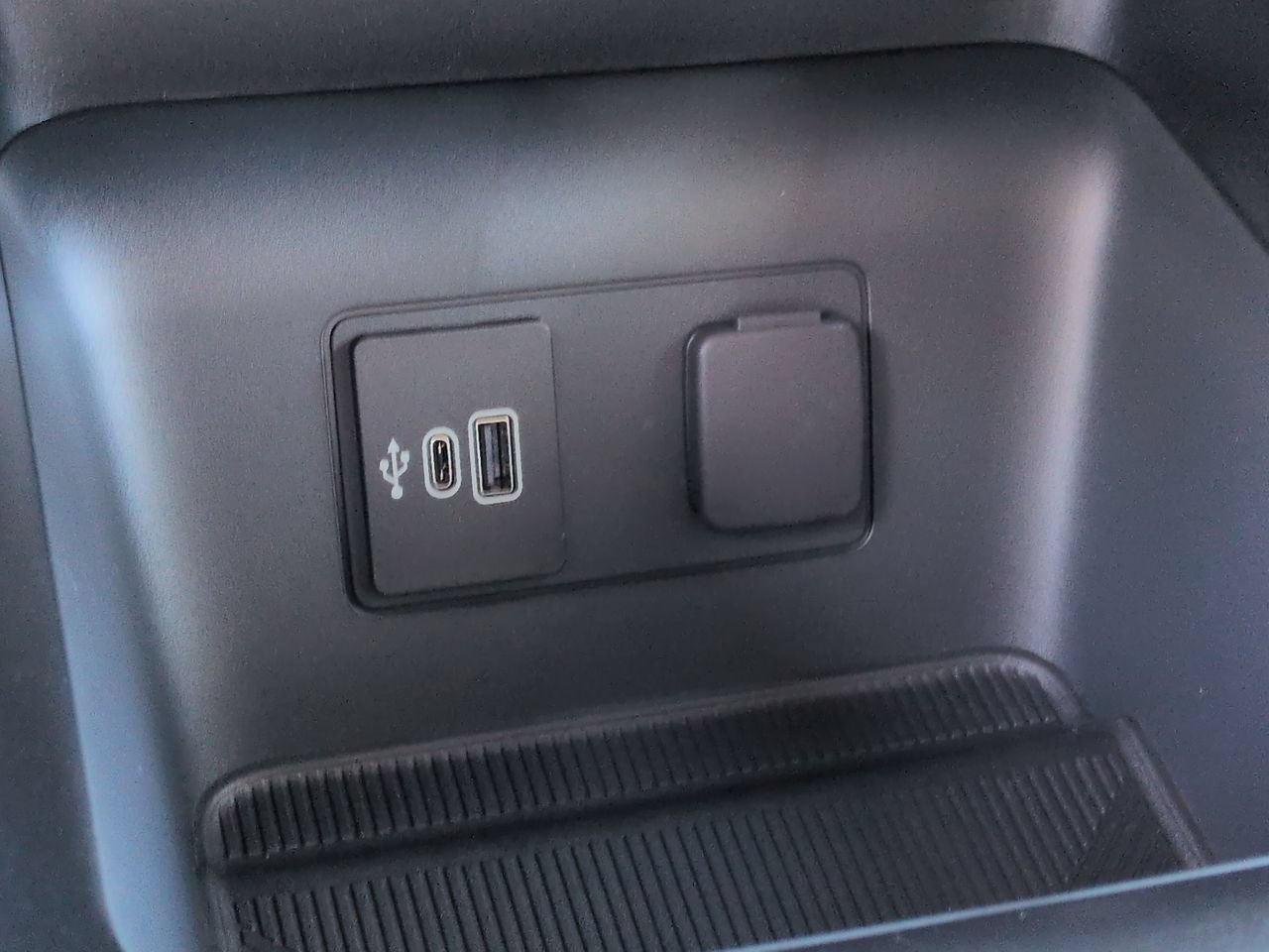 New 2026 Ford Explorer Active w/ Active Comfort Package RWD image 21