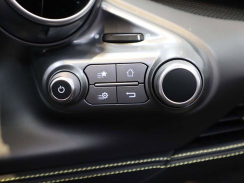 Used 2021 Ferrari F8 Tributo image 37