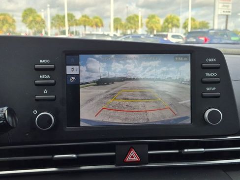 Used 2026 Hyundai Elantra SE FWD image 11