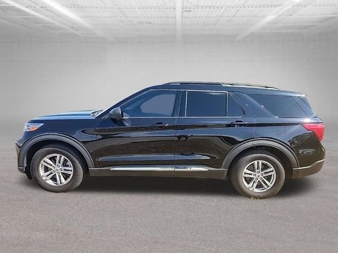 Used 2021 Ford Explorer XLT w/ Equipment Group 202A RWD image 15