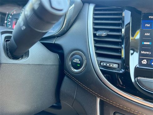 Used 2022 Chevrolet Trax LT w/ Sport Edition image 16