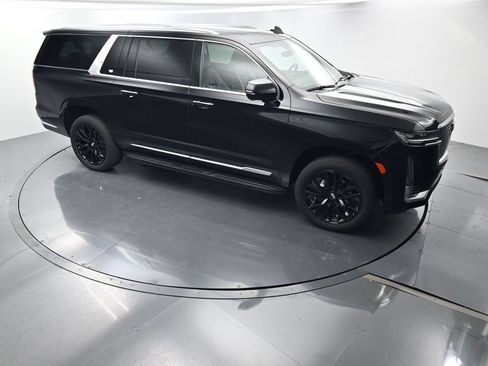 Used 2024 Cadillac Escalade ESV Premium Luxury RWD image 36