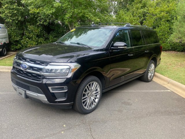 Used 2024 Ford Expedition Max Limited AWD/4WD image 3
