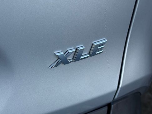 Used 2019 Toyota RAV4 XLE w/ Carpet Mat Package image 14