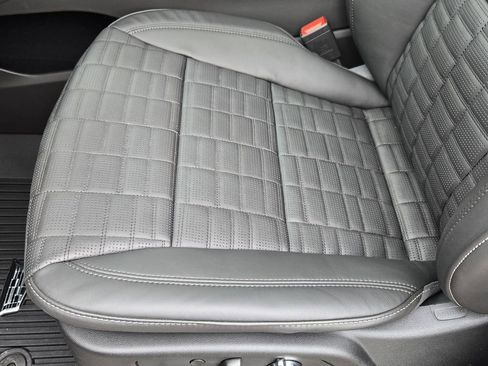 New 2026 Cadillac Escalade Platinum Sport w/ LPO, Floor Liner Package AWD/4WD image 15