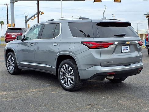Used 2023 Chevrolet Traverse Premier image 5