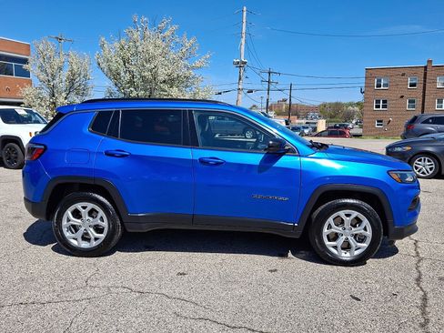 Used 2024 Jeep Compass Latitude image 7