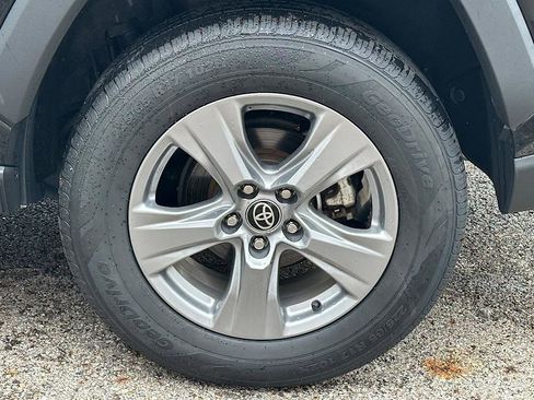 Certified 2022 Toyota RAV4 XLE AWD/4WD image 30