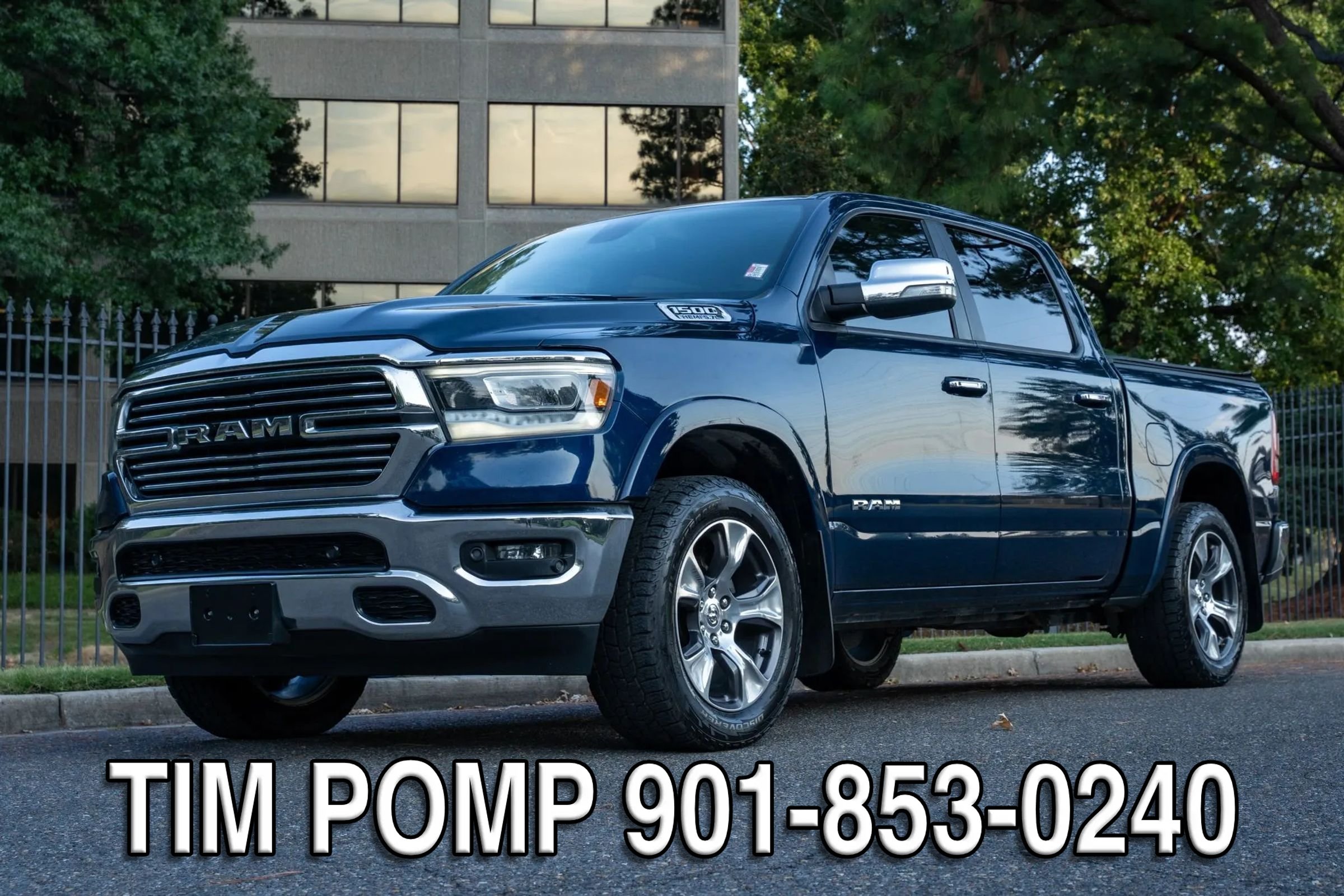 Used 2019 RAM 1500 Laramie AWD/4WD image 1