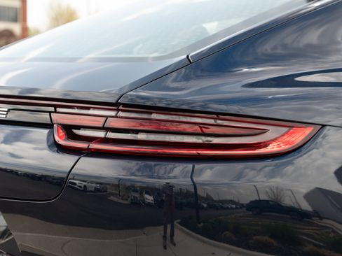 Used 2020 Porsche Panamera 4 AWD/4WD image 32