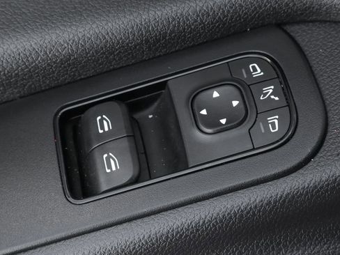 Used 2024 Mercedes-Benz Sprinter 2500 w/ Acoustic Package image 20