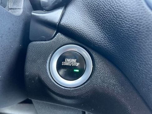 Used 2020 Chevrolet Equinox LT image 25