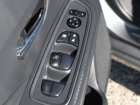 Used 2025 Nissan Versa SV w/ Trunk Package FWD image 15