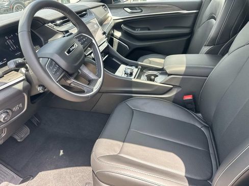 New 2026 Jeep Grand Cherokee Limited AWD/4WD image 19