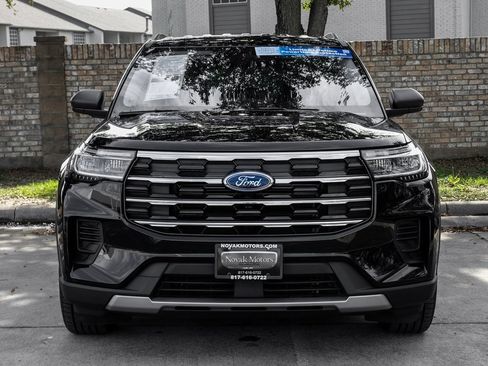 Used 2025 Ford Explorer Active image 10