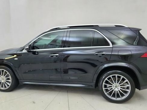 Used 2025 Mercedes-Benz GLE 450e 4MATIC image 4