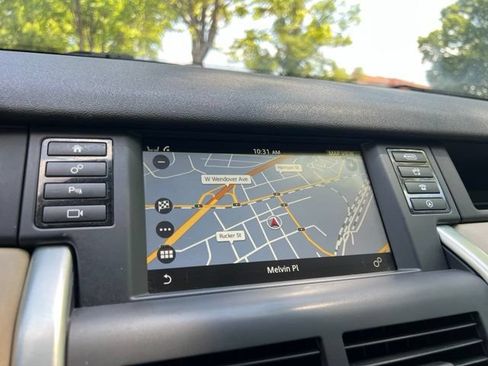 Used 2019 Land Rover Discovery Sport HSE AWD/4WD image 39