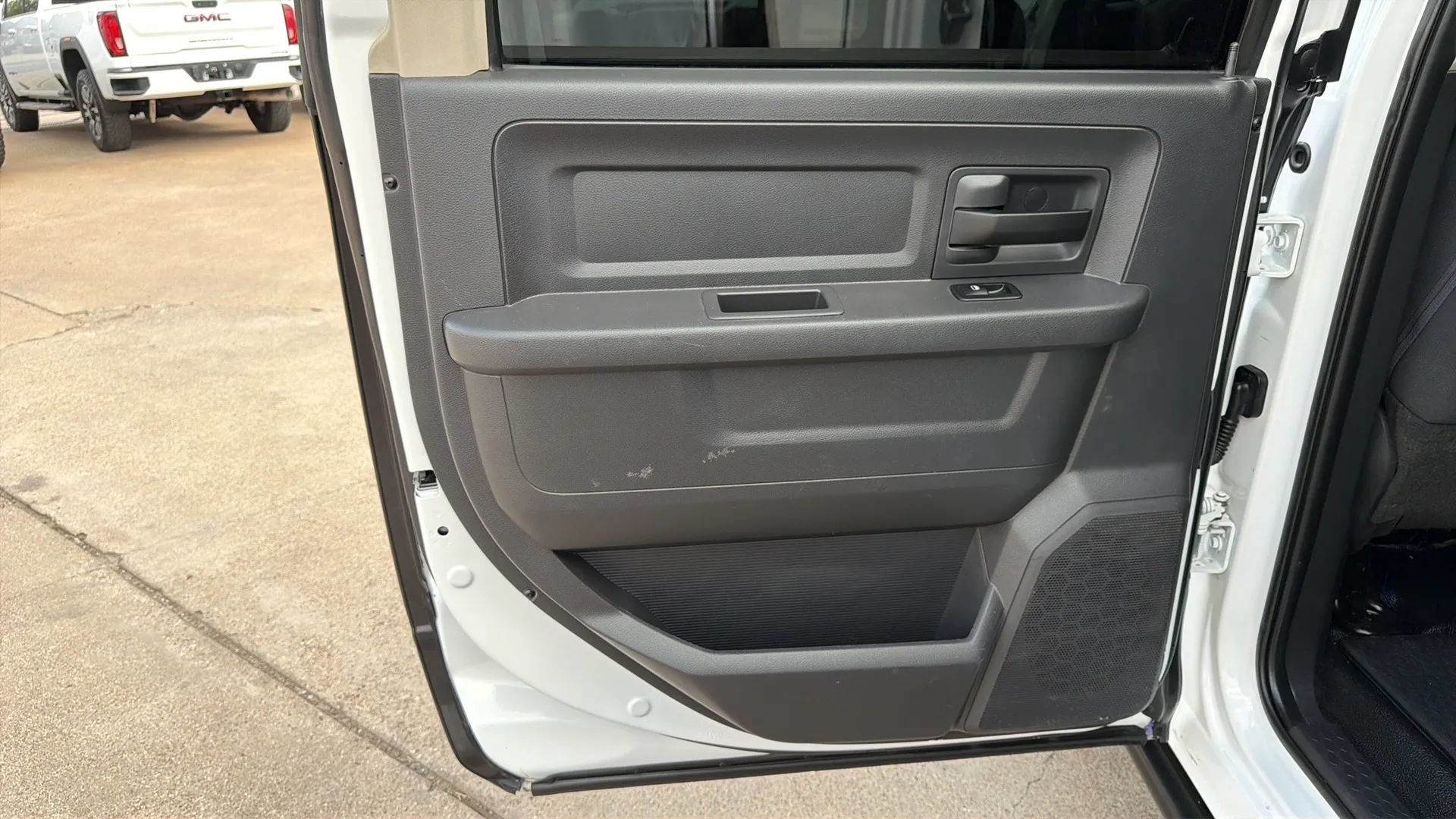 Used 2012 RAM 3500 ST w/ Chrome Appearance Group AWD/4WD image 13