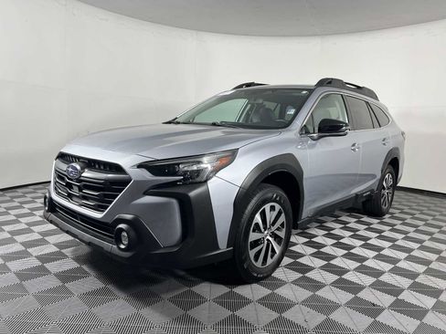 Used 2024 Subaru Outback Premium AWD/4WD image 5
