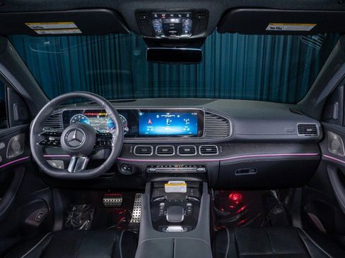 New 2025 Mercedes-Benz GLS 580 4MATIC image 14