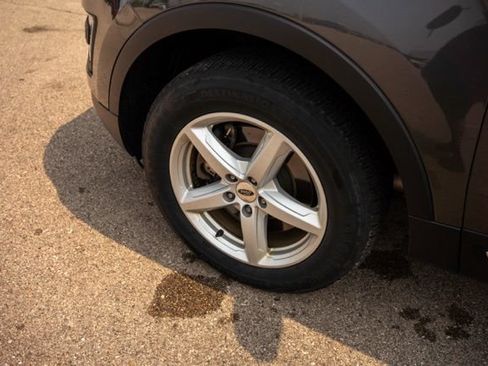 Used 2017 Ford Explorer XLT AWD/4WD image 12