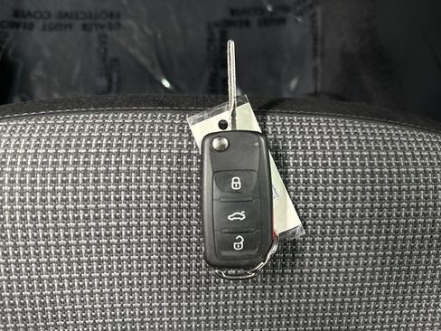 Used 2019 Volkswagen Beetle 2.0T S image 36