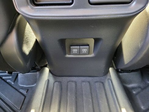 Used 2021 Toyota RAV4 XLE Premium image 16