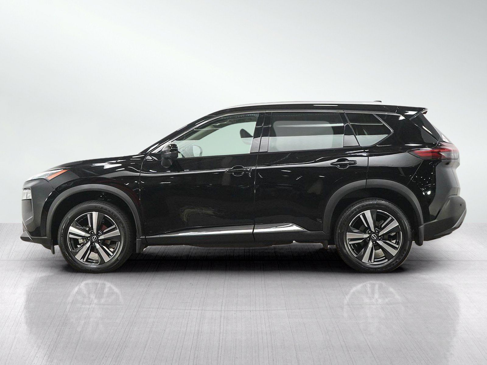 Used 2023 Nissan Rogue SL AWD/4WD image 2