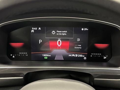 Used 2024 Volkswagen Tiguan SE R-Line image 18