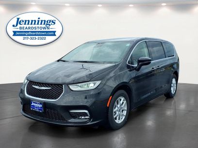 Used 2023 Chrysler Pacifica Touring-L