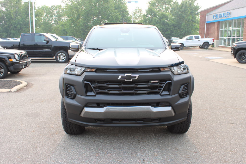 New 2026 Chevrolet Colorado Trail Boss w/ Midnight Edition AWD/4WD image 8