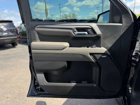 Used 2022 Chevrolet Silverado 1500 ZR2 w/ Technology Package AWD/4WD image 14