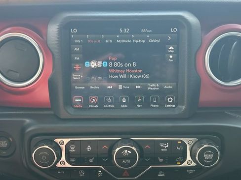 Used 2023 Jeep Gladiator Rubicon w/ LED Lighting Group AWD/4WD image 13