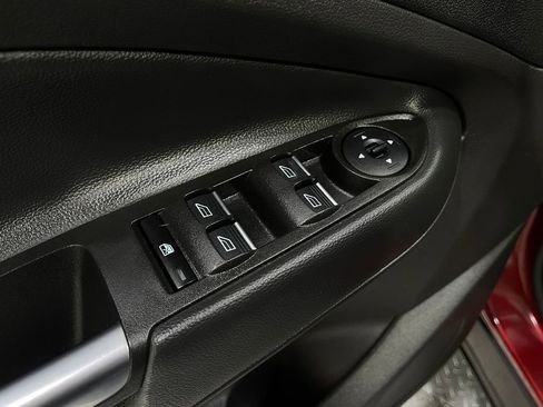 Used 2017 Ford Escape Titanium image 17