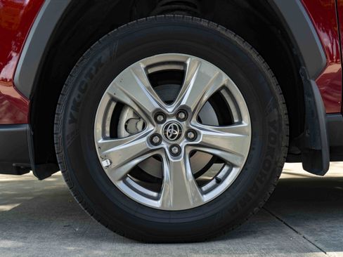 Used 2024 Toyota RAV4 XLE w/ Convenience Package FWD image 14