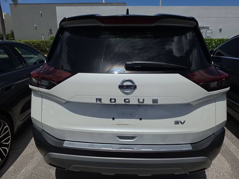 Used 2021 Nissan Rogue SV w/ Premium Package FWD image 5